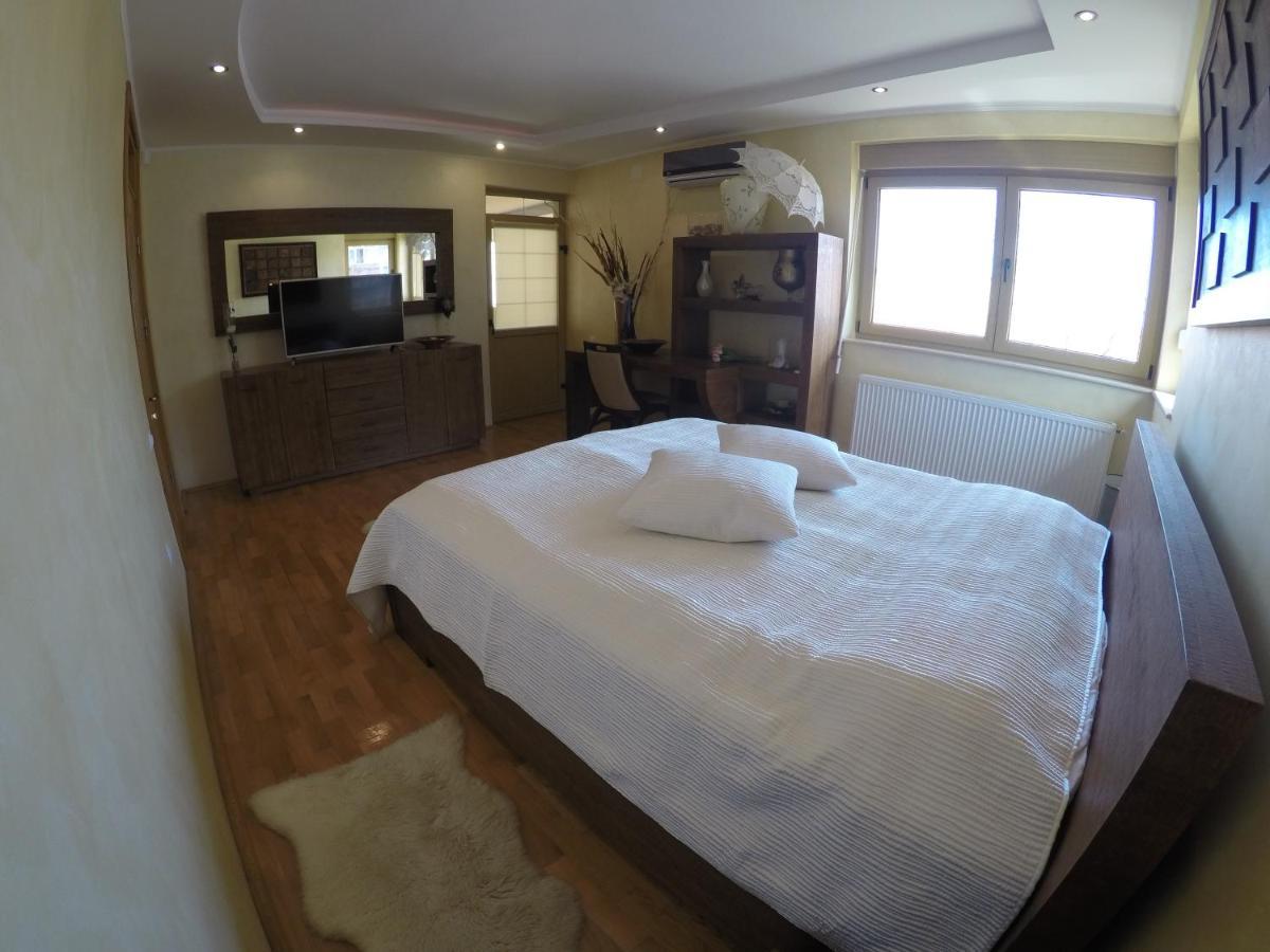 Casa Edwin Bed & Breakfast Constanta Exterior photo