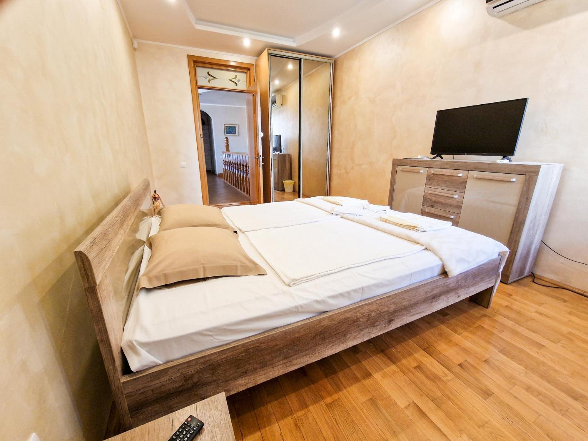 Casa Edwin Bed & Breakfast Constanta Exterior photo